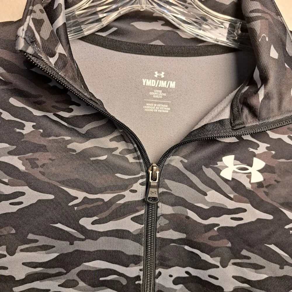 Under Armour Youth Medium Track Camo Jacket full zip‎ long sleeve black grey